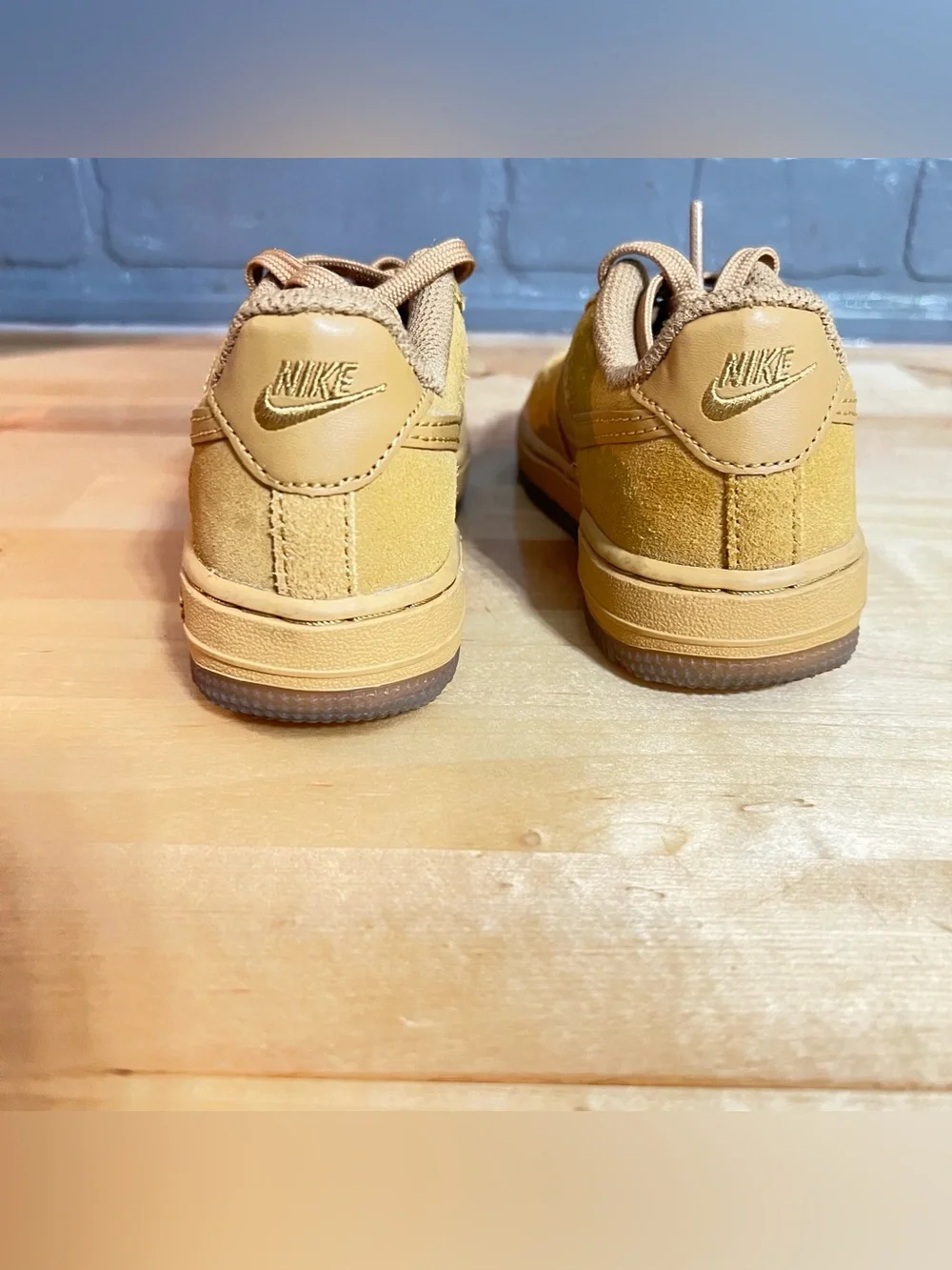 Nike Air Force 1 LV8 3 Kids Size 10.5C Shoes Wheat Gum Light Brown Athletic - Picture 4 of 7